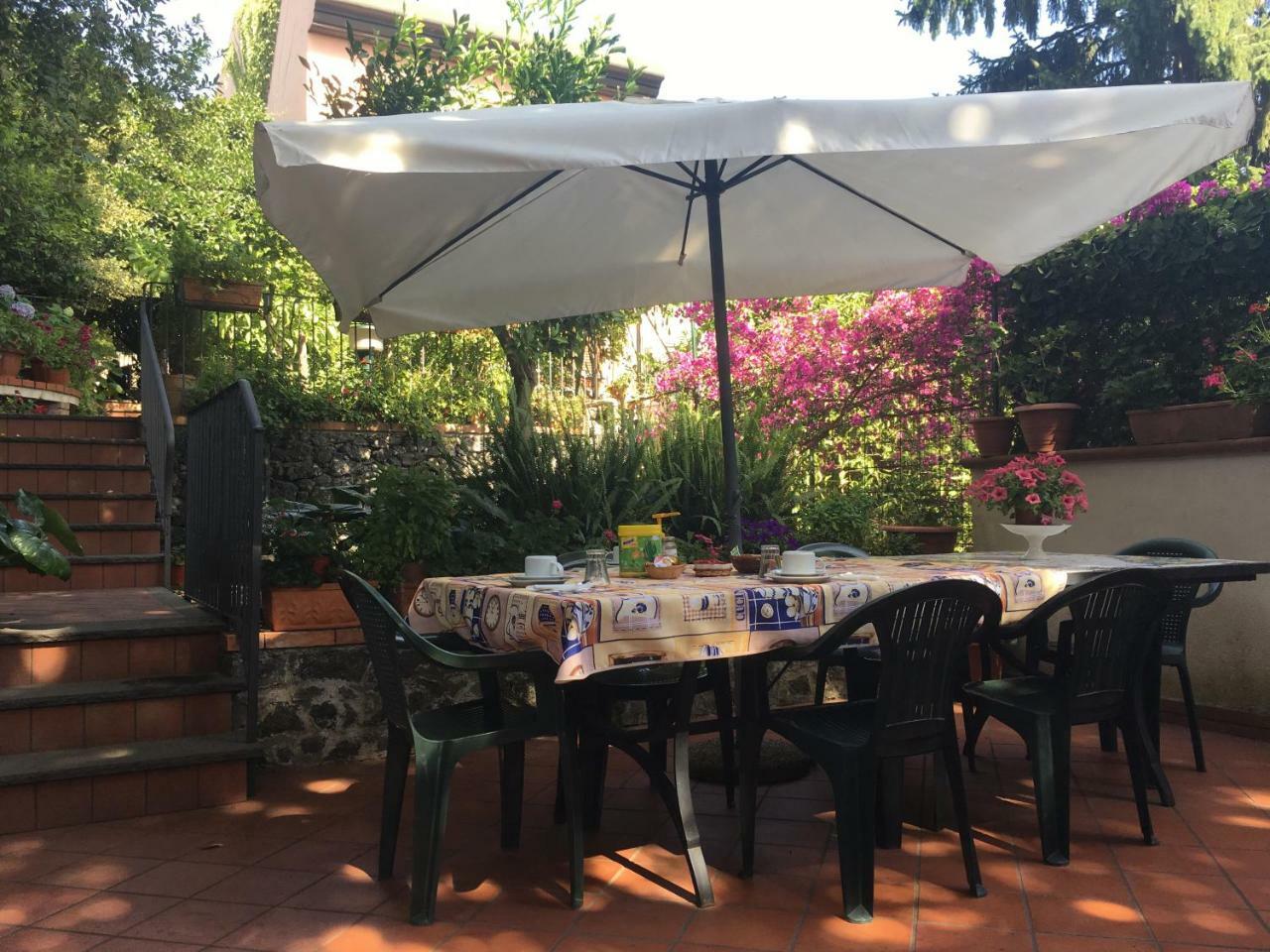 Villa Rosa Etna Apartments Zafferana Etnea Exteriér fotografie